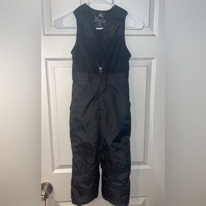 Vertical ’9 boys black snow pants, size XXS (4/5), great condition